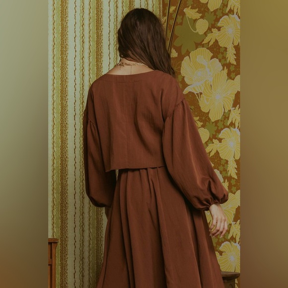 685. Solid Balloon Sleeve Top and Skirt Set in Brown - Picture 5 of 7